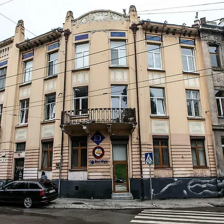 On Rustaveli アパート *