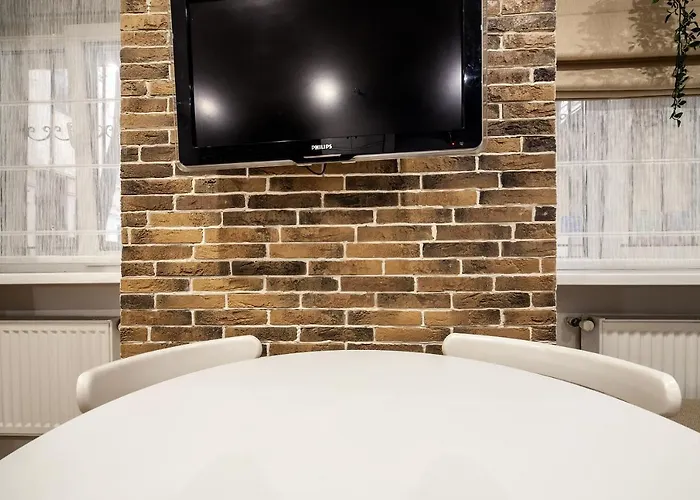 On Rustaveli * Leópolis